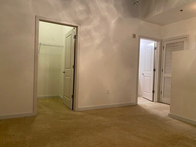 Building Photo - 301 Demonbreun St