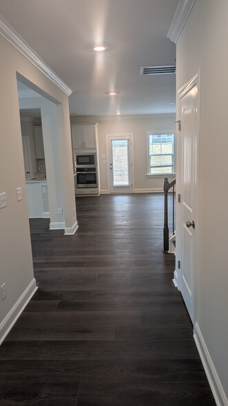 Building Photo - 1011 Constellation Cir