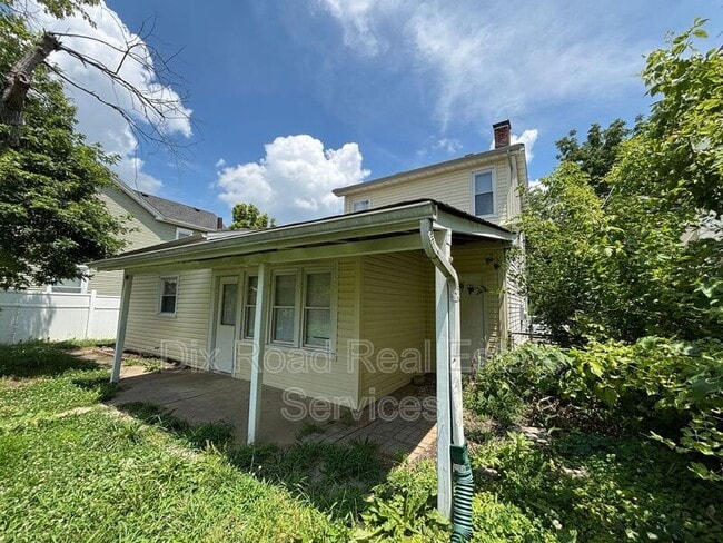 Building Photo - 123 N Miami St