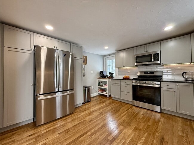 Building Photo - 70 Seminole Ave