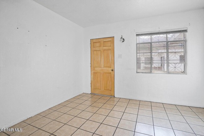 Building Photo - 2821 Fort Blvd