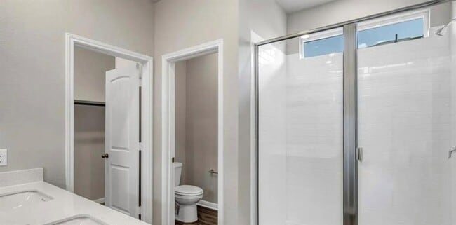 Building Photo - 400 Barton Creek Ln