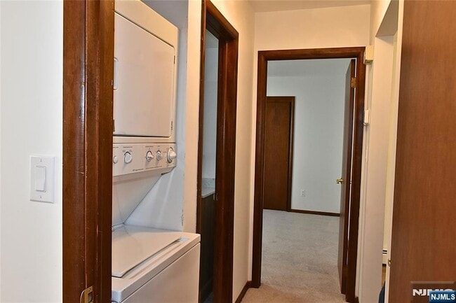 Building Photo - 28 Elmhurst St