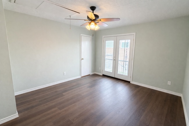 Building Photo - Stylish 2-Bedroom Townhome with Terrace & Resort-Style Amenities in Grand Prairie