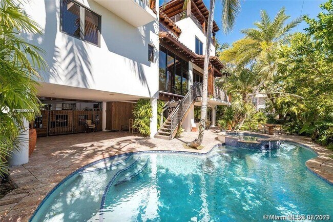 Building Photo - 181 Harbor Dr