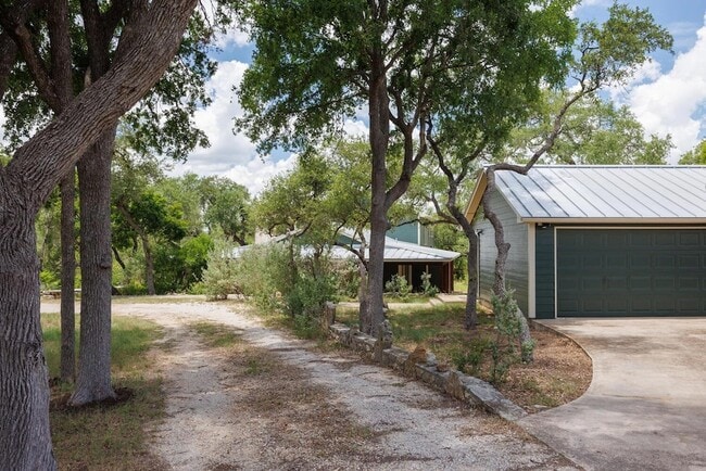 Building Photo - 1100 Chapparal Dr