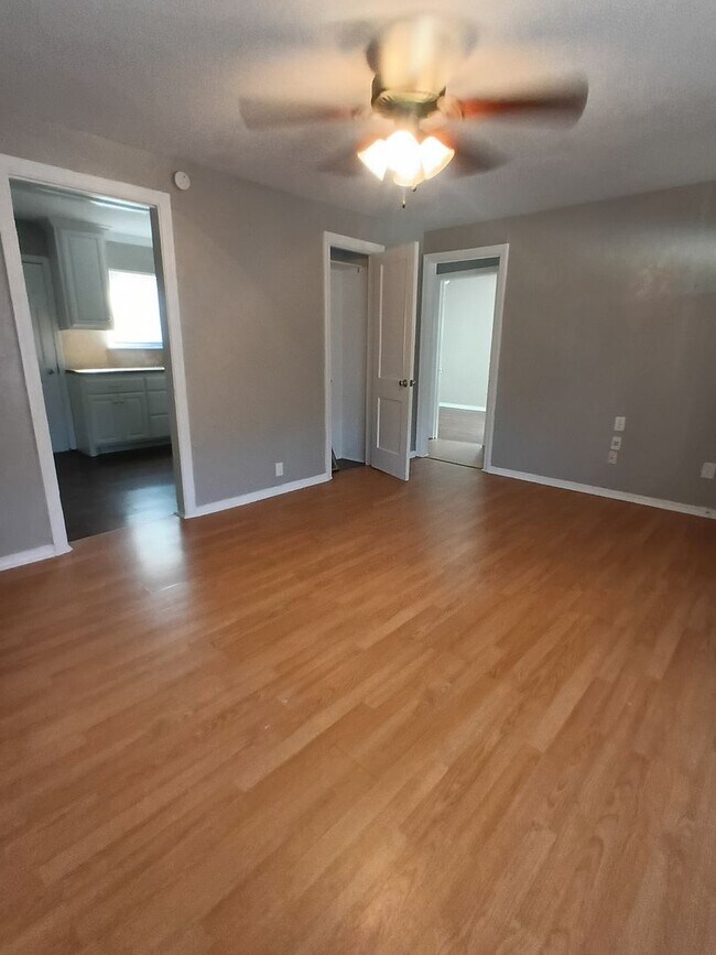 Building Photo - Tinker Close! FIRST FULL MONTH $500.00 OFF!