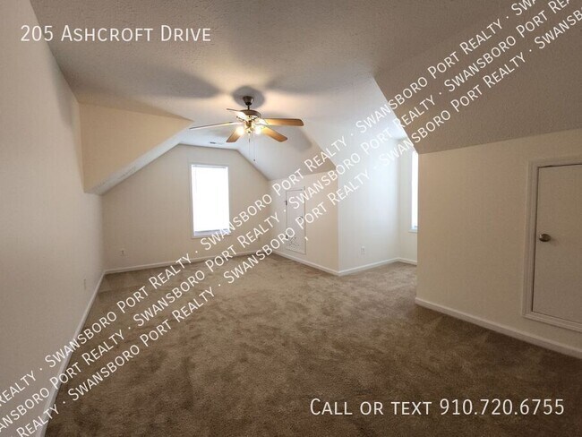 Building Photo - 205 Ashcroft Dr