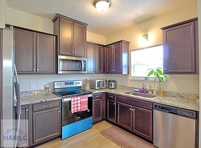 Building Photo - 790 Grayson Ave