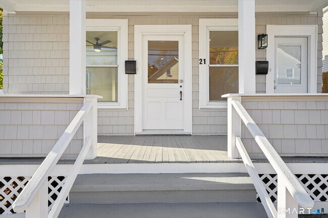 Building Photo - 21 Soundview Ave
