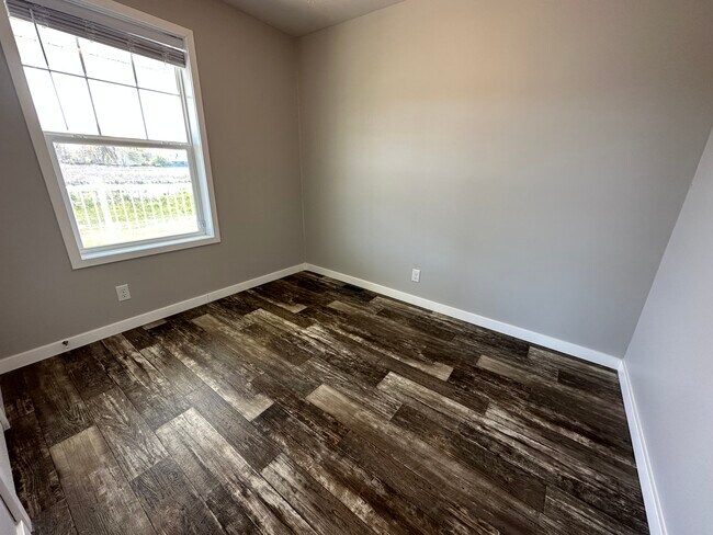 Building Photo - 517 Spanish Oak Ln