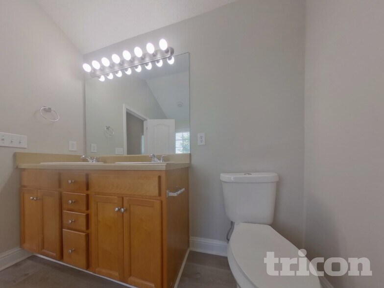 Building Photo - 349 Morning Star Dr