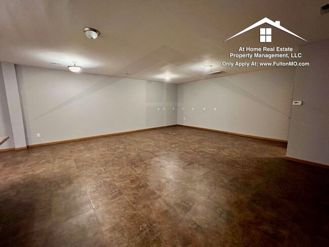 Building Photo - 2606 N Bluff St