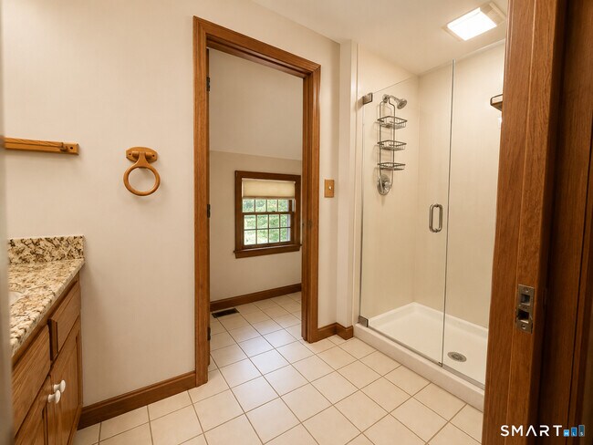 Building Photo - 9 Bobolink Ln