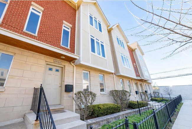 Building Photo - 2331 N Lister Ave