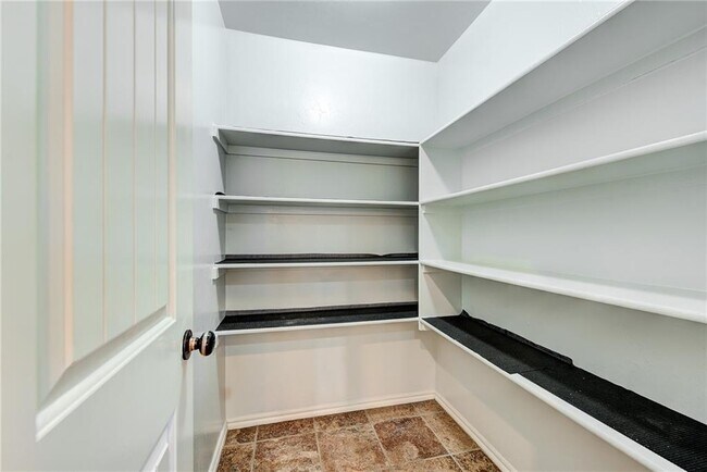 Building Photo - 2405 SW 137th St