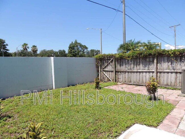 Building Photo - 944 Burlwood St