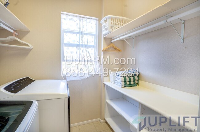 Building Photo - Spacious 5-Bedroom Home with Pool & Spa in...