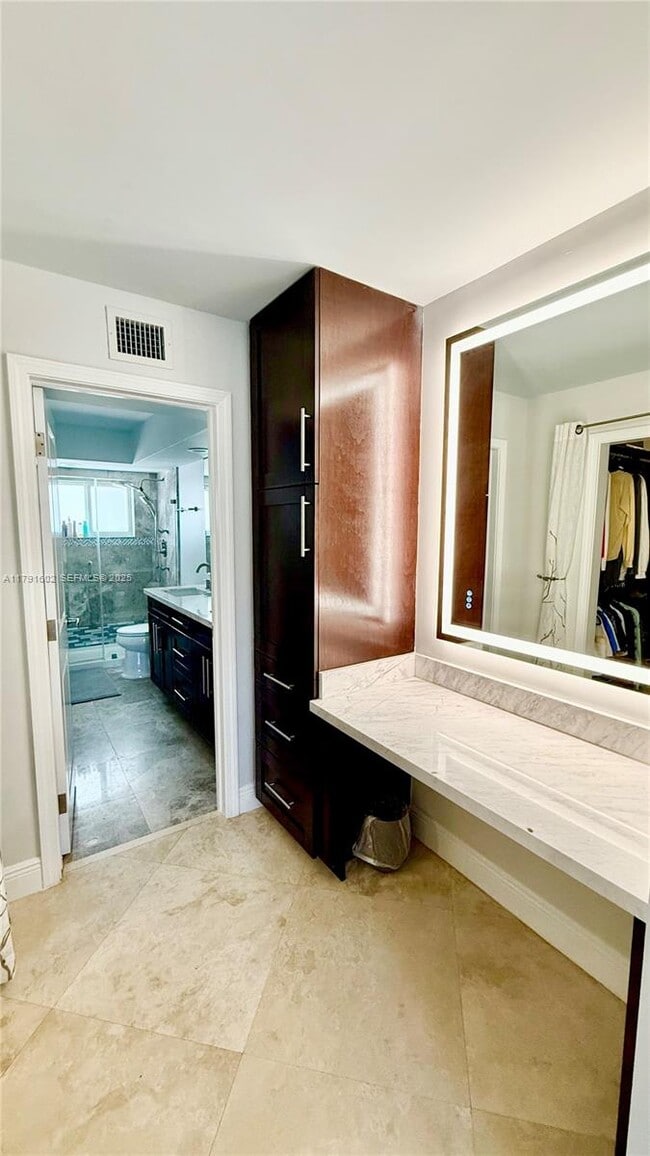 Building Photo - 4000 NE 170th St