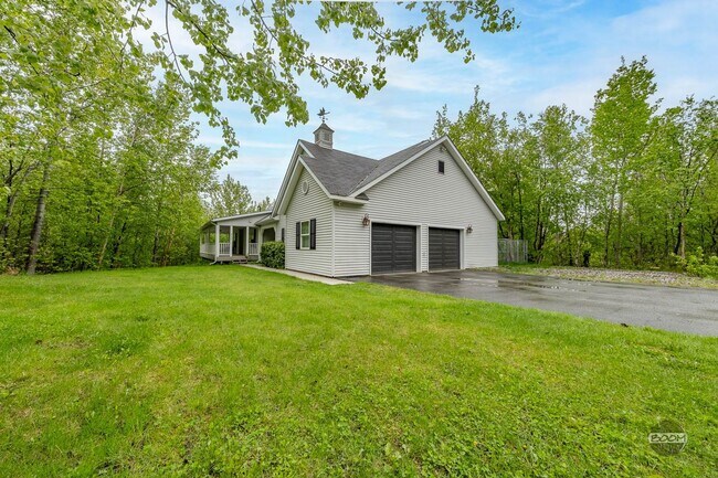 Building Photo - Charming Palmer Home!