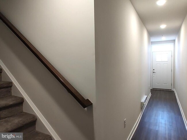 Building Photo - 3 Wafer Aly