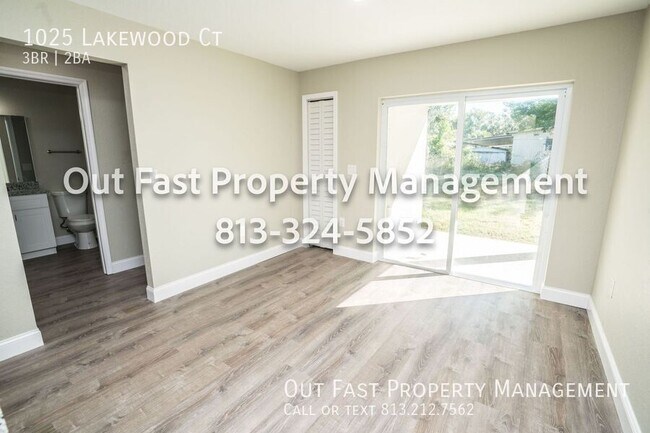 Building Photo - 1025 Lakewood Ct