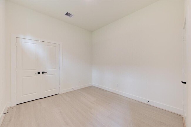 Building Photo - 4336 Avron Dr