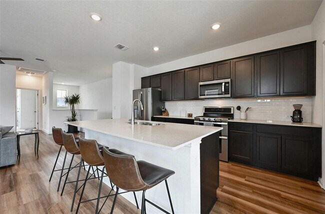 Building Photo - 8100 Mandela Bend
