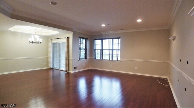 Building Photo - 13 Taft Ln