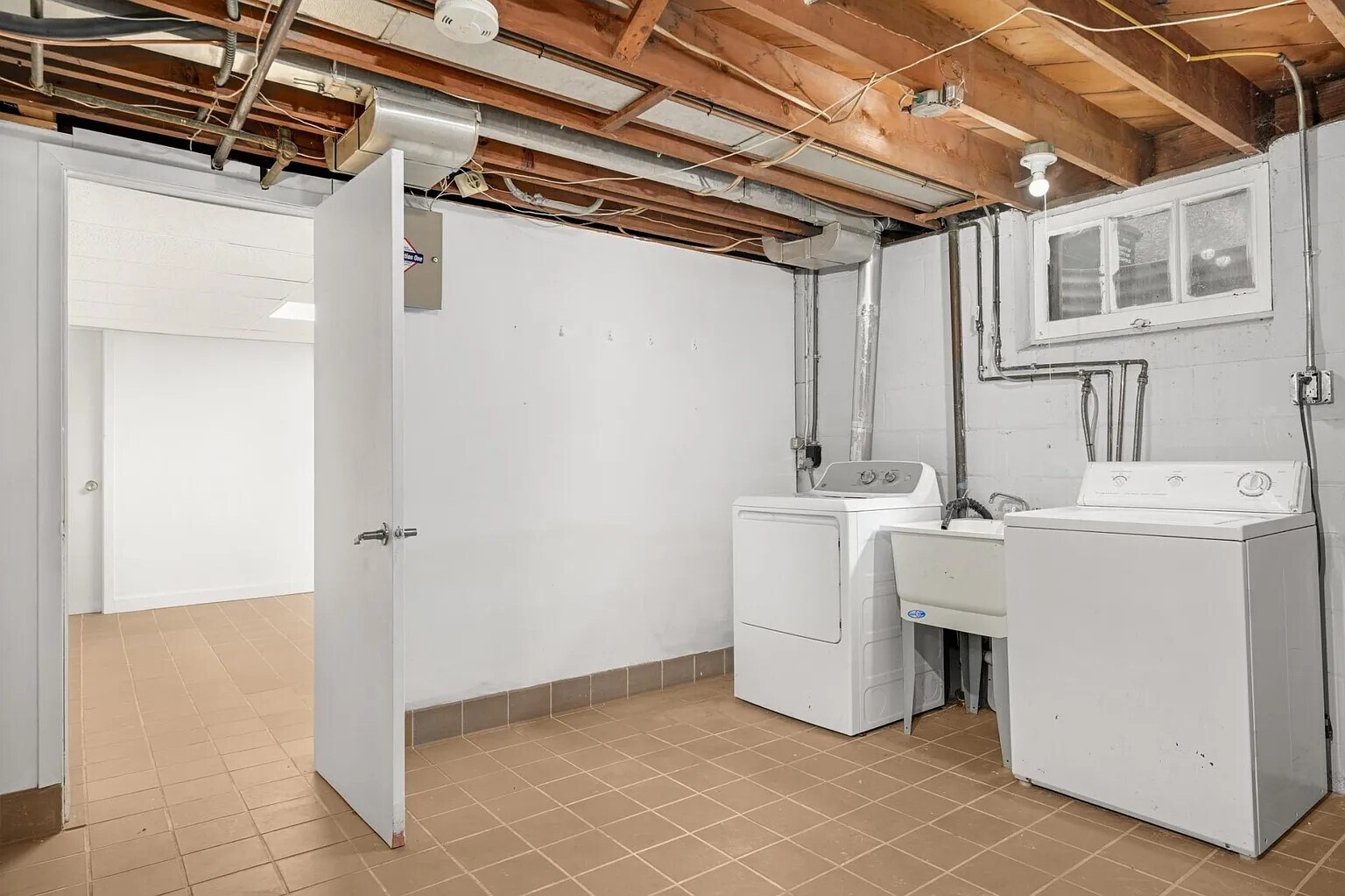 Building Photo - 5830 Lyndale Ave S
