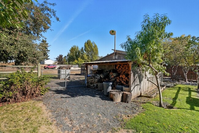 Building Photo - 12707 E Main Ave