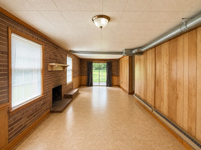 Building Photo - 3562 Durham St Ext
