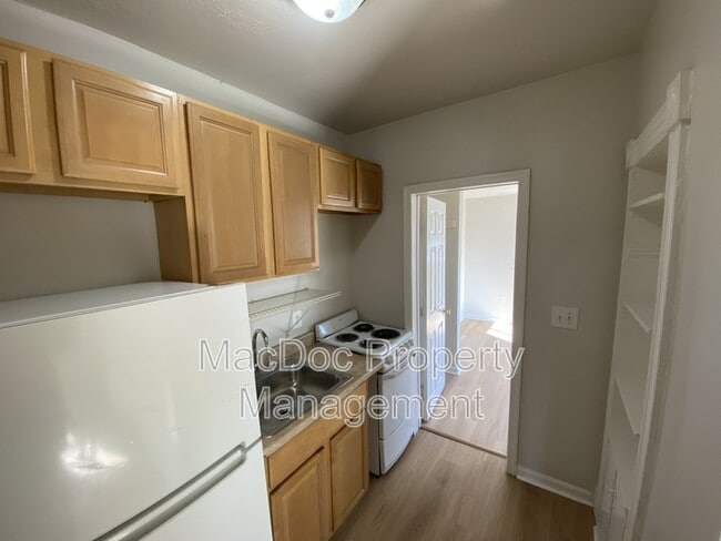 Building Photo - 511 Willis St