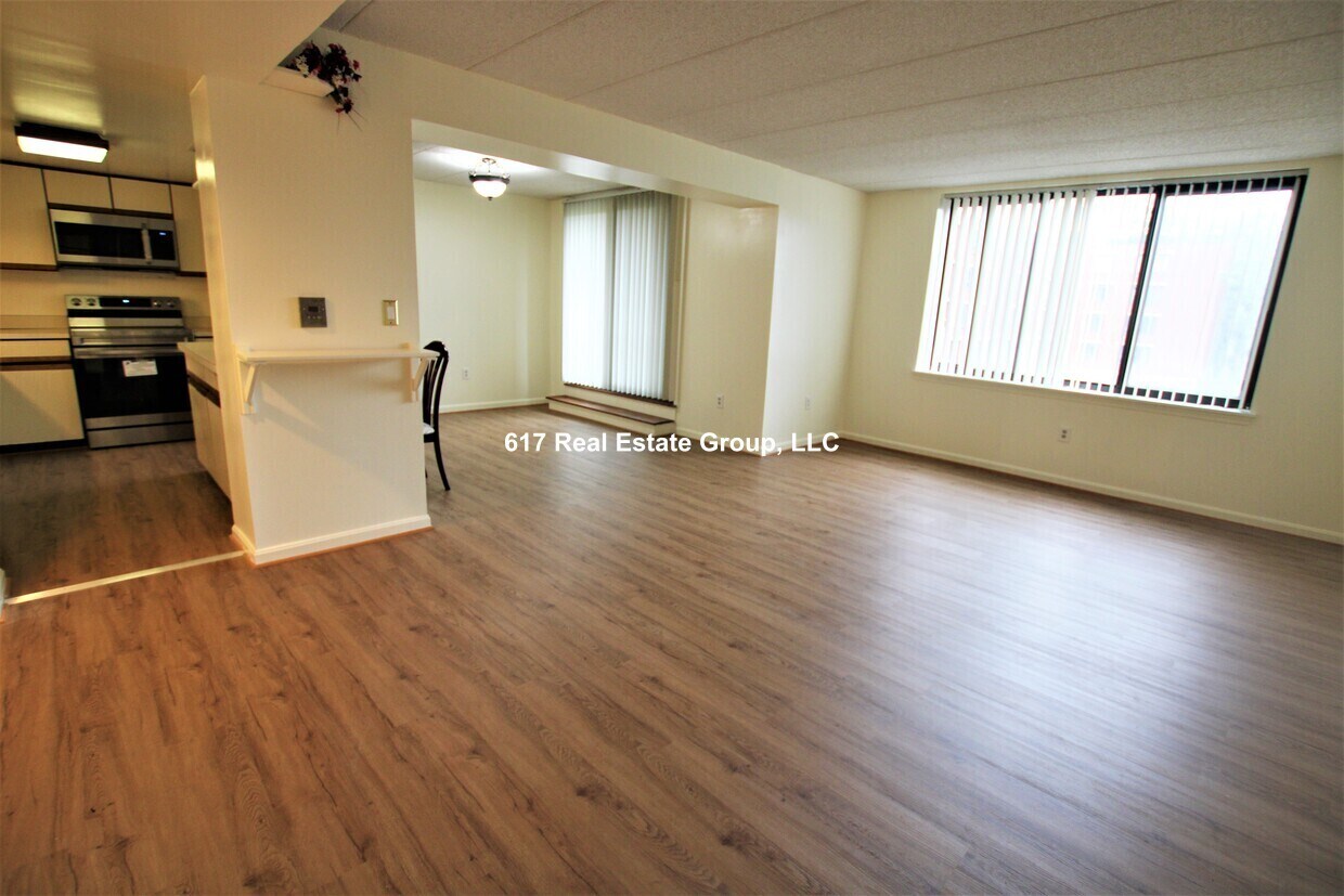 Building Photo - 85 Brainerd Rd