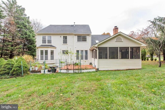 Building Photo - 3871 Woodville Ln