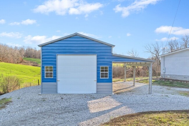 Building Photo - Pet Friendly Three Bedroom on Five Acres!