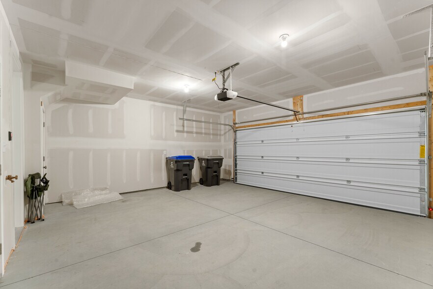 Building Photo - 206 Oliver Way