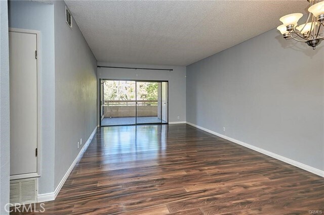 Building Photo - 941 W Carson St