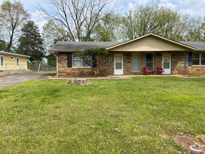 Building Photo - 2328 Tinnell Ct