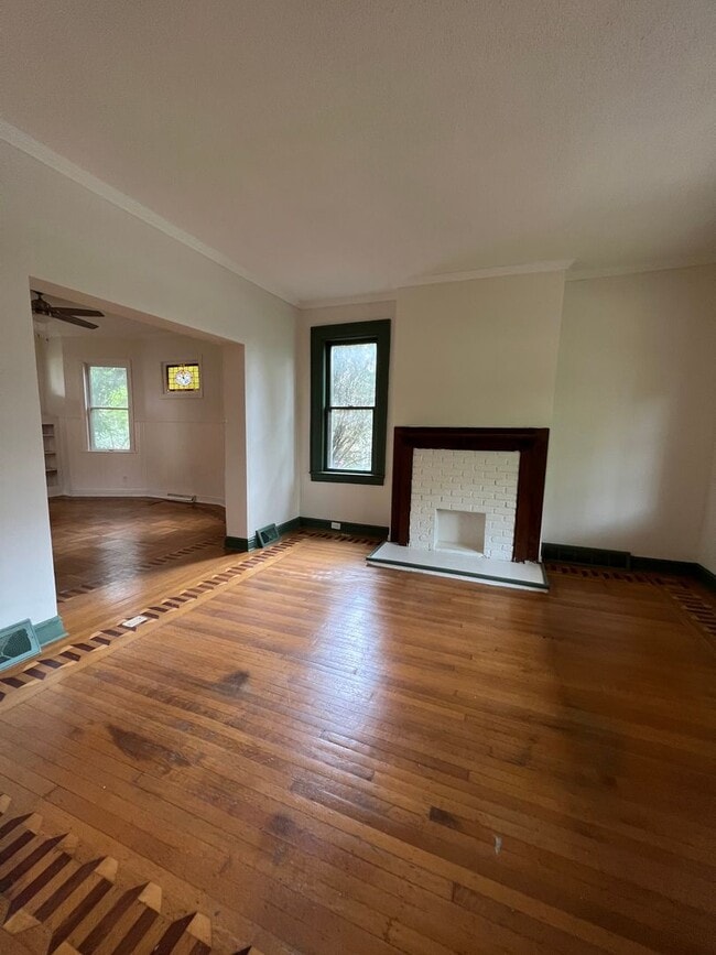 Building Photo - 3313 Allendale St