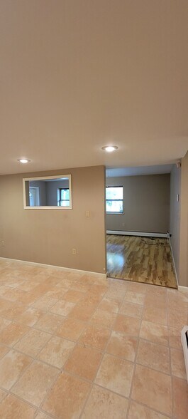 Building Photo - 112 Tyler Dr