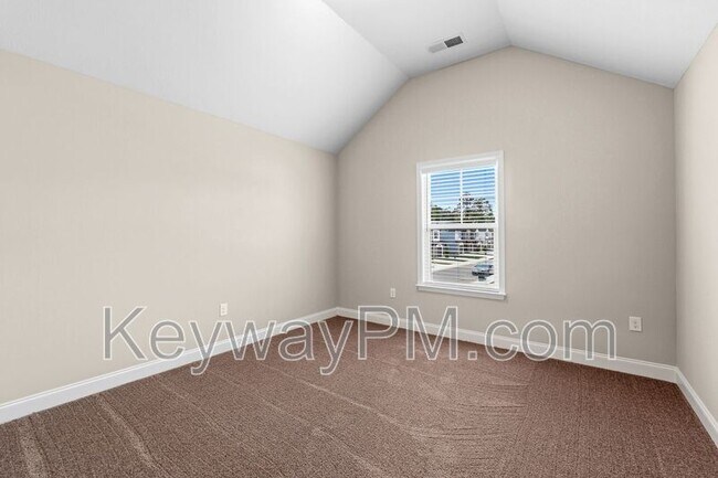 Building Photo - 571 Yuma Ln