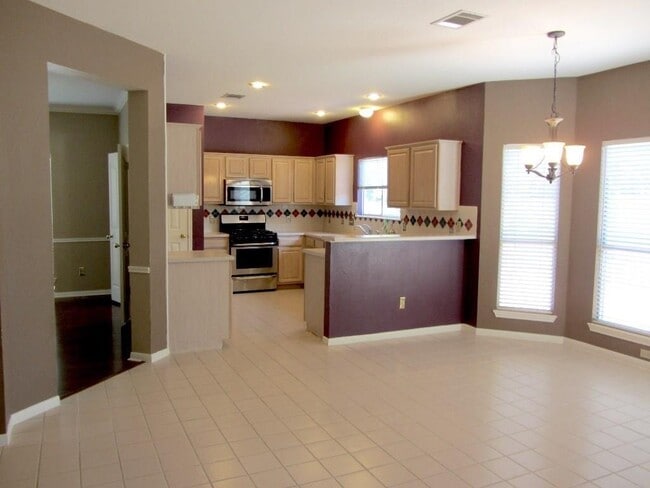 Building Photo - 1815 Hickory Ridge Cove