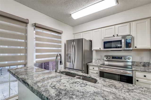 Building Photo - 1410 Meadowood Village Dr