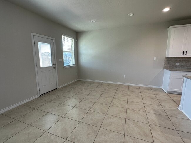 Building Photo - 16905 Lathrop Ave