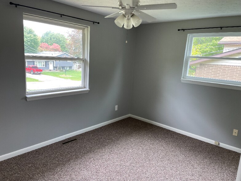 Building Photo - 4988 Dee Mar Ave SW