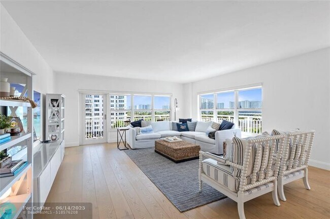 Building Photo - 3850 Galt Ocean Dr