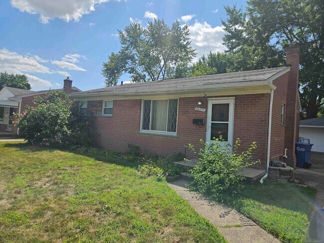 Building Photo - 24119 Thomas Dr