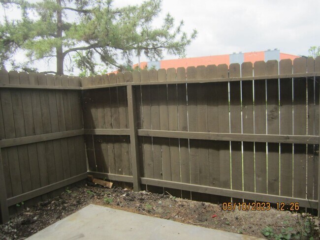 Building Photo - SPACIOUS 2 STORY CONDO