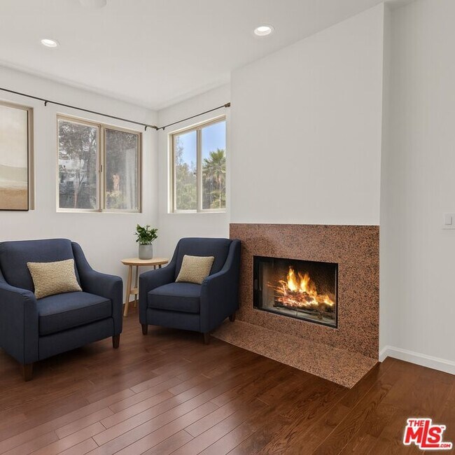 Building Photo - 2619 Rinconia Dr